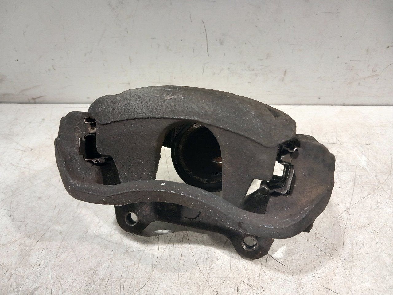 Remklauw rechts voor Fiat 500, Onderdelen@venauto.nl, Van der Ven Autorecycling B.V., Gebruikt, Ettenseweg 76, 4706 PB Roosendaal, The Netherlands