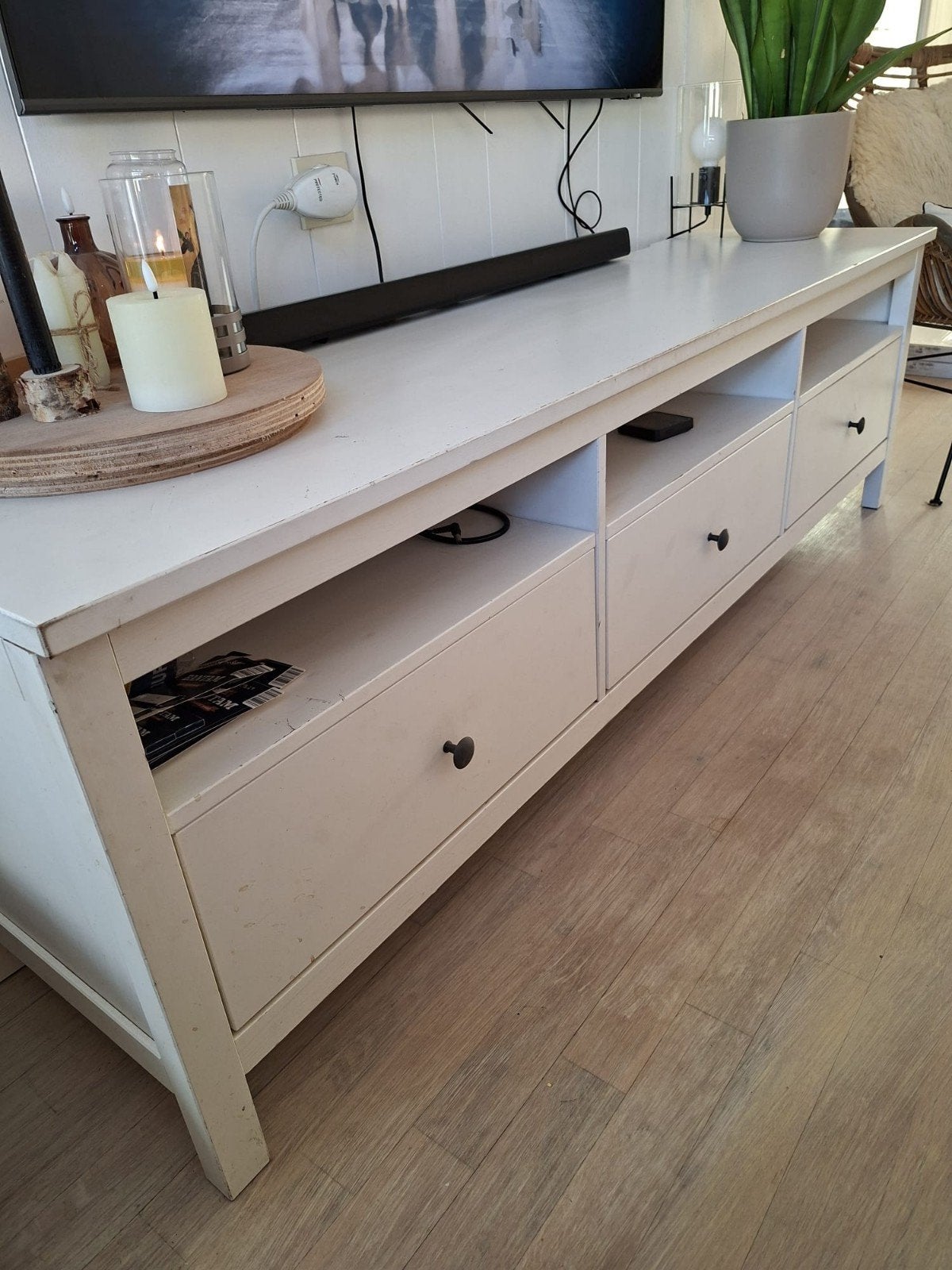 Witte TV-meubel ikea hemnes met lades en open vakken, Huis en Inrichting, Kasten | Televisiemeubels, Ophalen, Gebruikt, 150 tot 200 cm