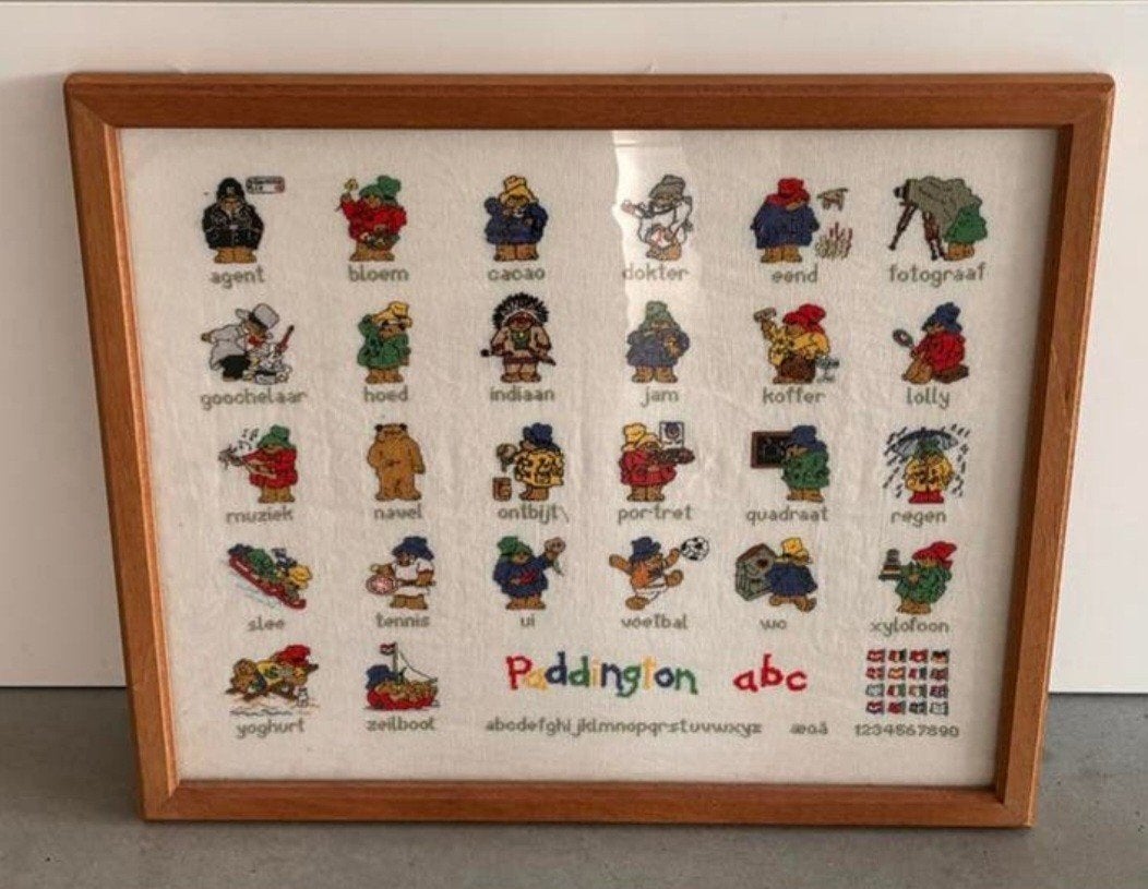 Vintage Paddington ABC Borduurwerk in Lijst, Ophalen, Zo goed als nieuw, Minder dan 50 cm, Overige typen