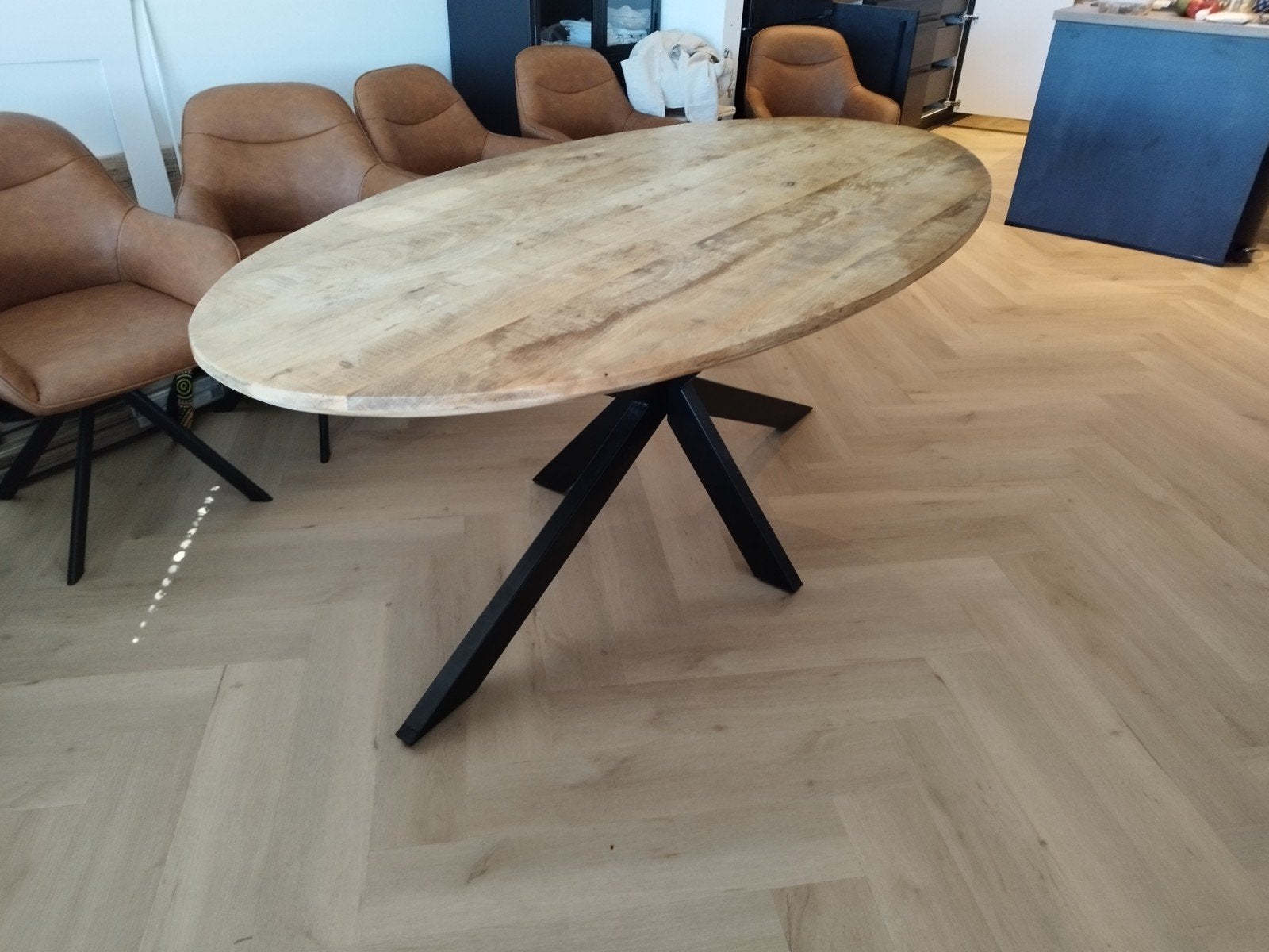 Ovale mangohouten eettafel - 1 jaar oud, goede staat, Ophalen, 100 tot 150 cm, Zo goed als nieuw, Ovaal