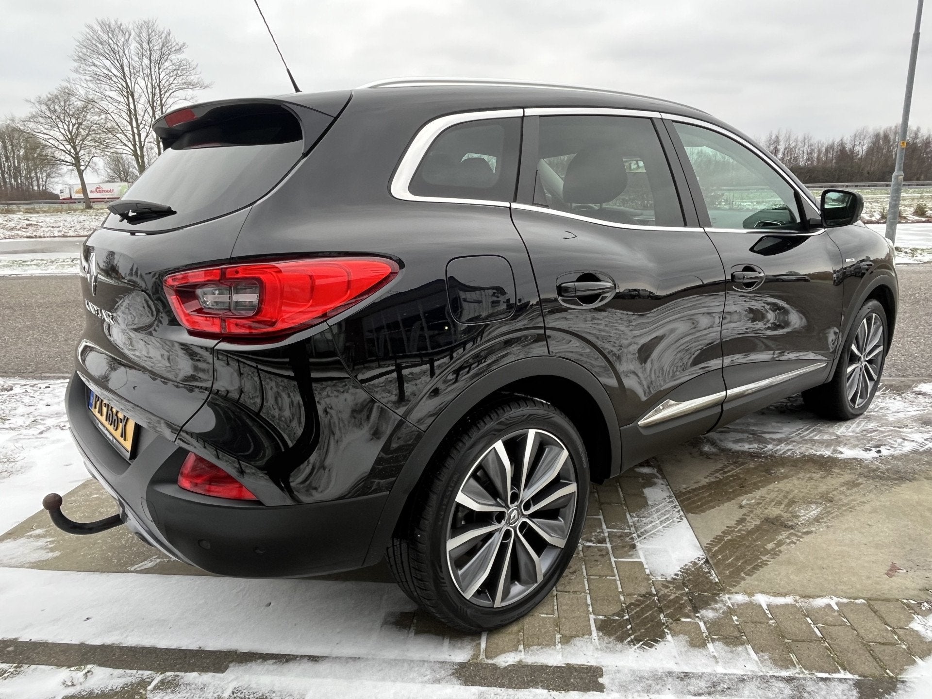Renault Kadjar TCe 130PK/ Bose / Automaat / Trekhaak /Dealer, Gebruikt, 4 cilinders, Zwart, Bedrijf