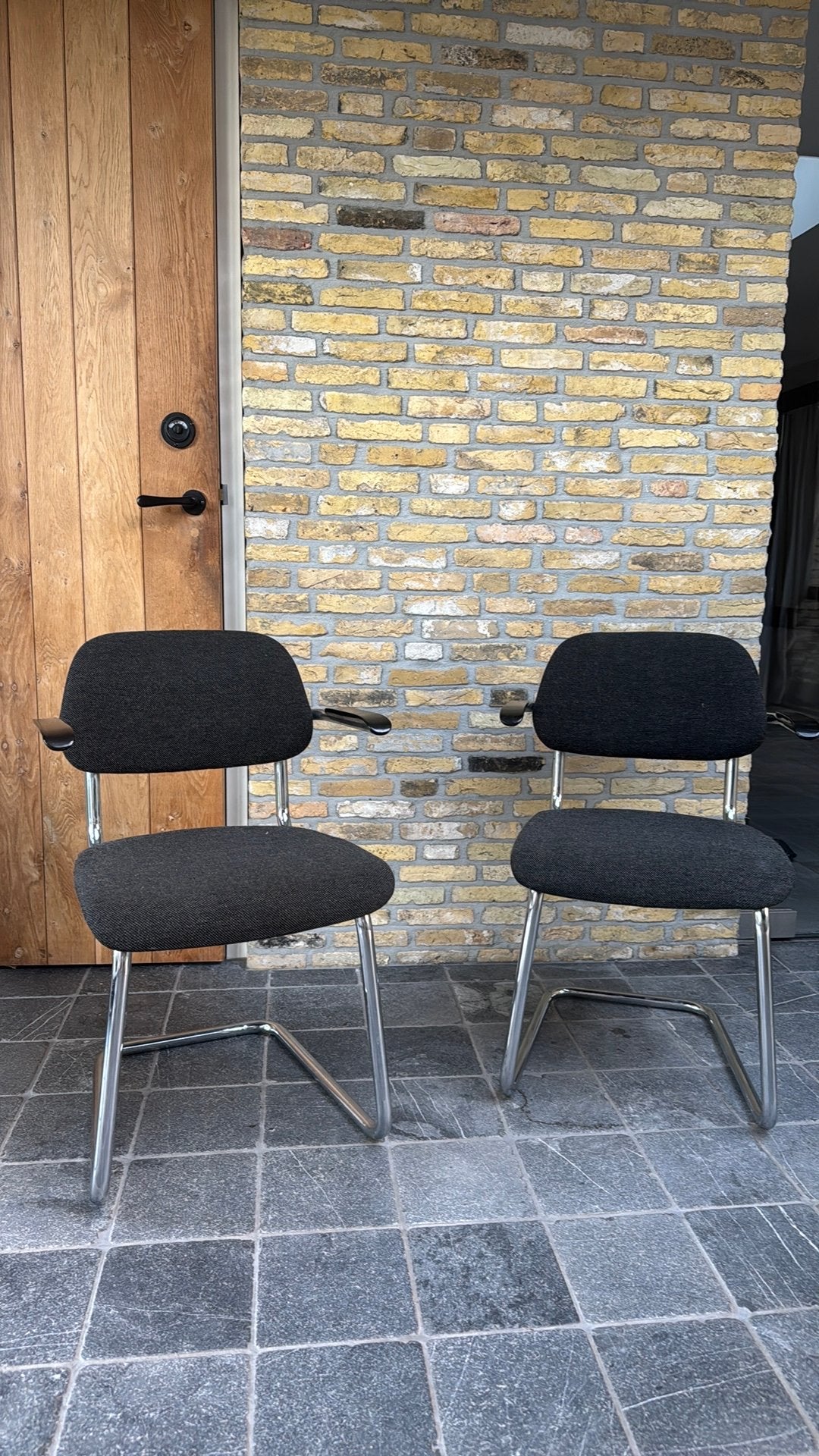2 Lande Jami Artifort buisframe stoelen dutch design, Ophalen of Verzenden, Twee
