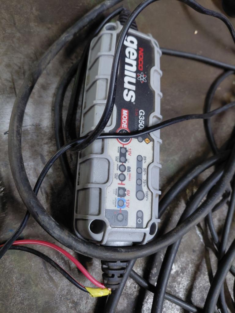 Te koop oplader voor saris kiep aanhanger, Auto diversen, Ophalen of Verzenden