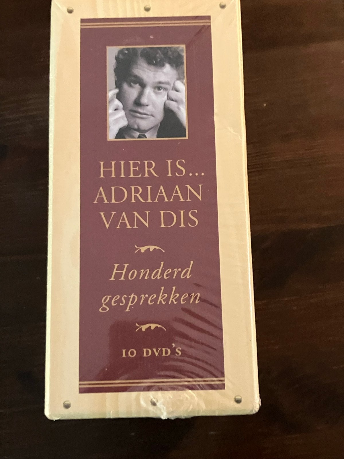 Hier is... Adriaan van Dis - Honderd gesprekken (10 DVD's), Alle leeftijden, Nederlands, Overige genres, Nieuw in verpakking