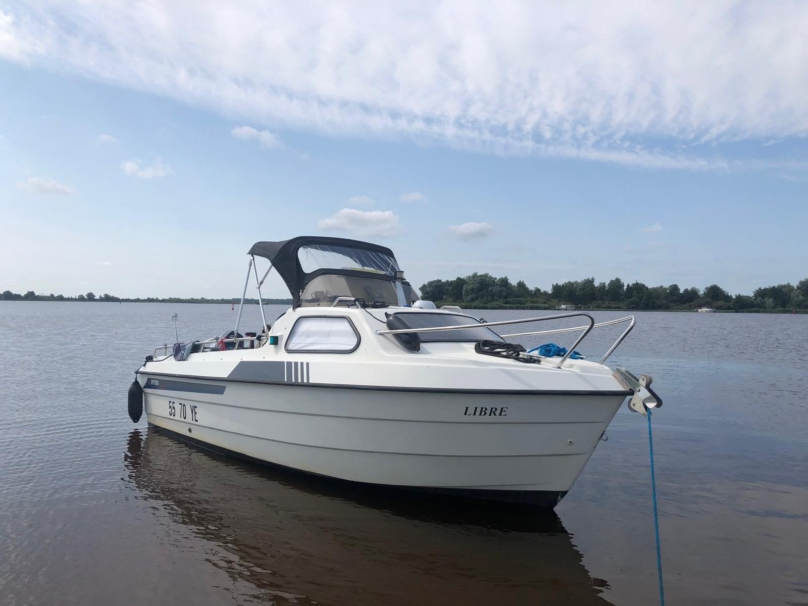 Ryds 535 FC sportieve kajuitboot, Watersport en Boten, Ophalen, Gebruikt