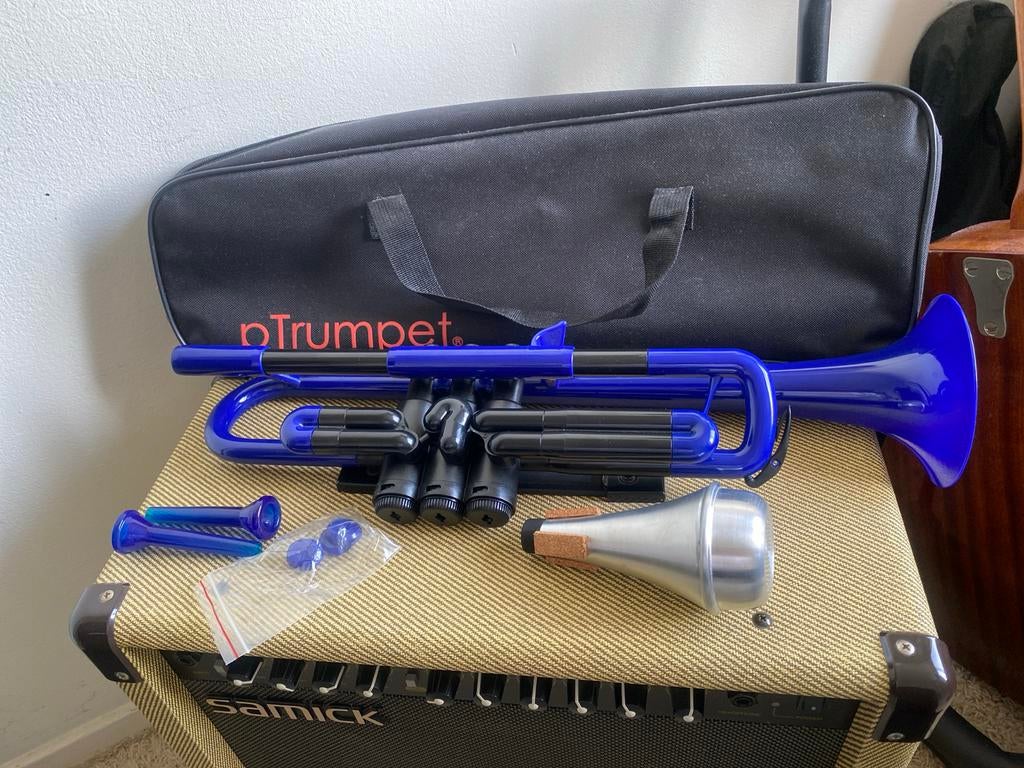 pTrumpet Kunststof Trompet - Blauw met Koffer, Ophalen of Verzenden, Zo goed als nieuw, Bes-trompet, Met koffer
