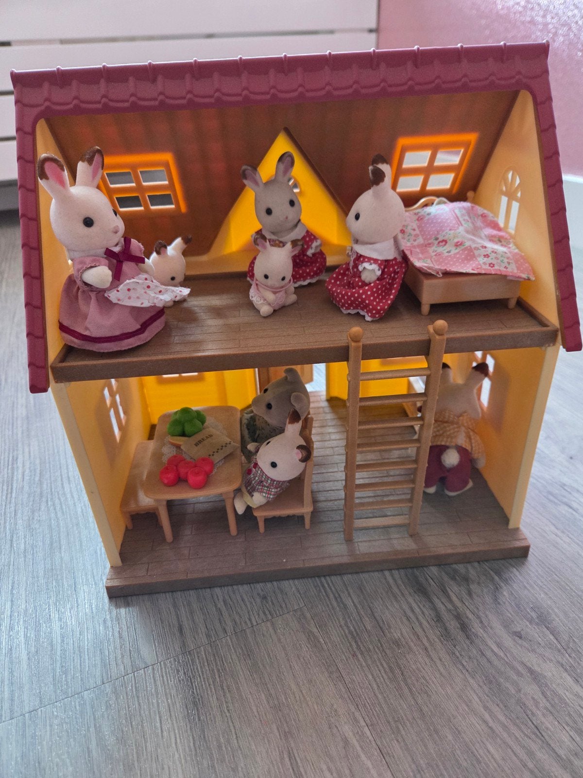 Sylvanian Families Poppenhuis met Familie en Meubels, Ophalen, Gebruikt, Poppenhuis