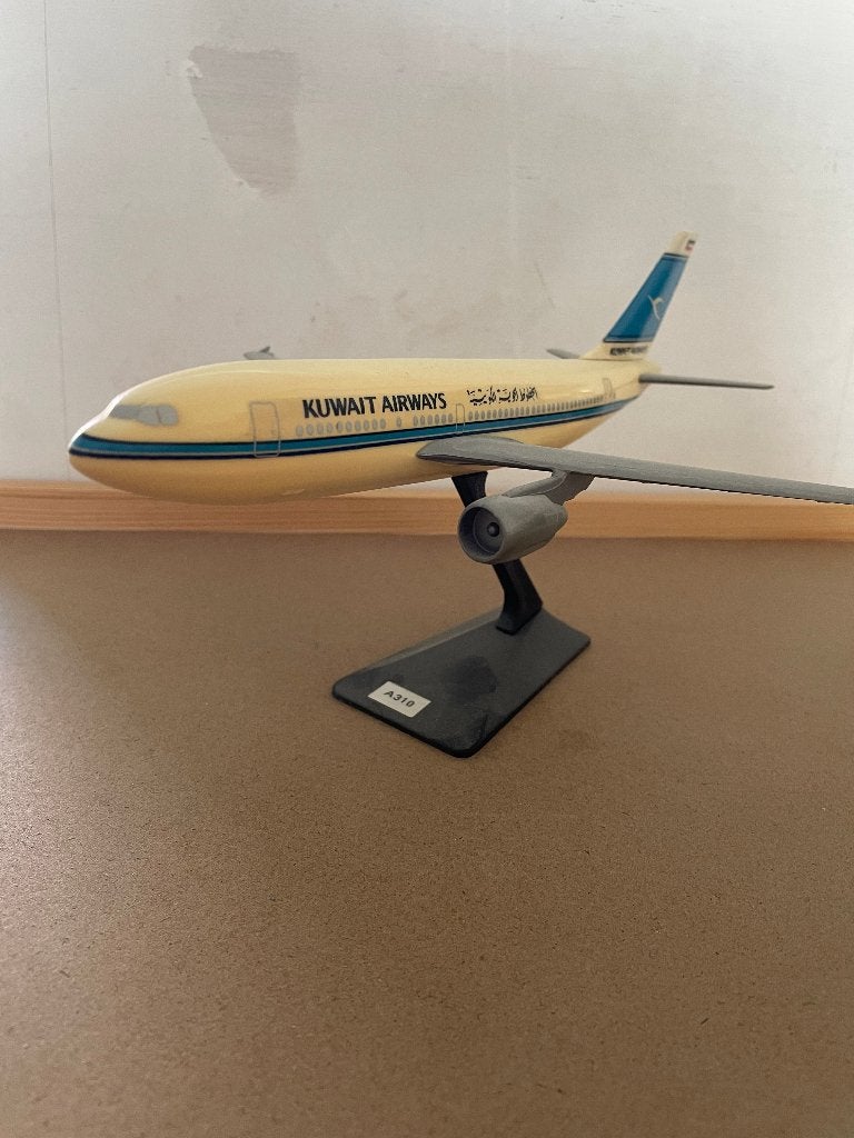 Kuwait Airways A310 Vliegtuig model, Overige merken, 1:200 of kleiner, Ophalen of Verzenden, Zo goed als nieuw