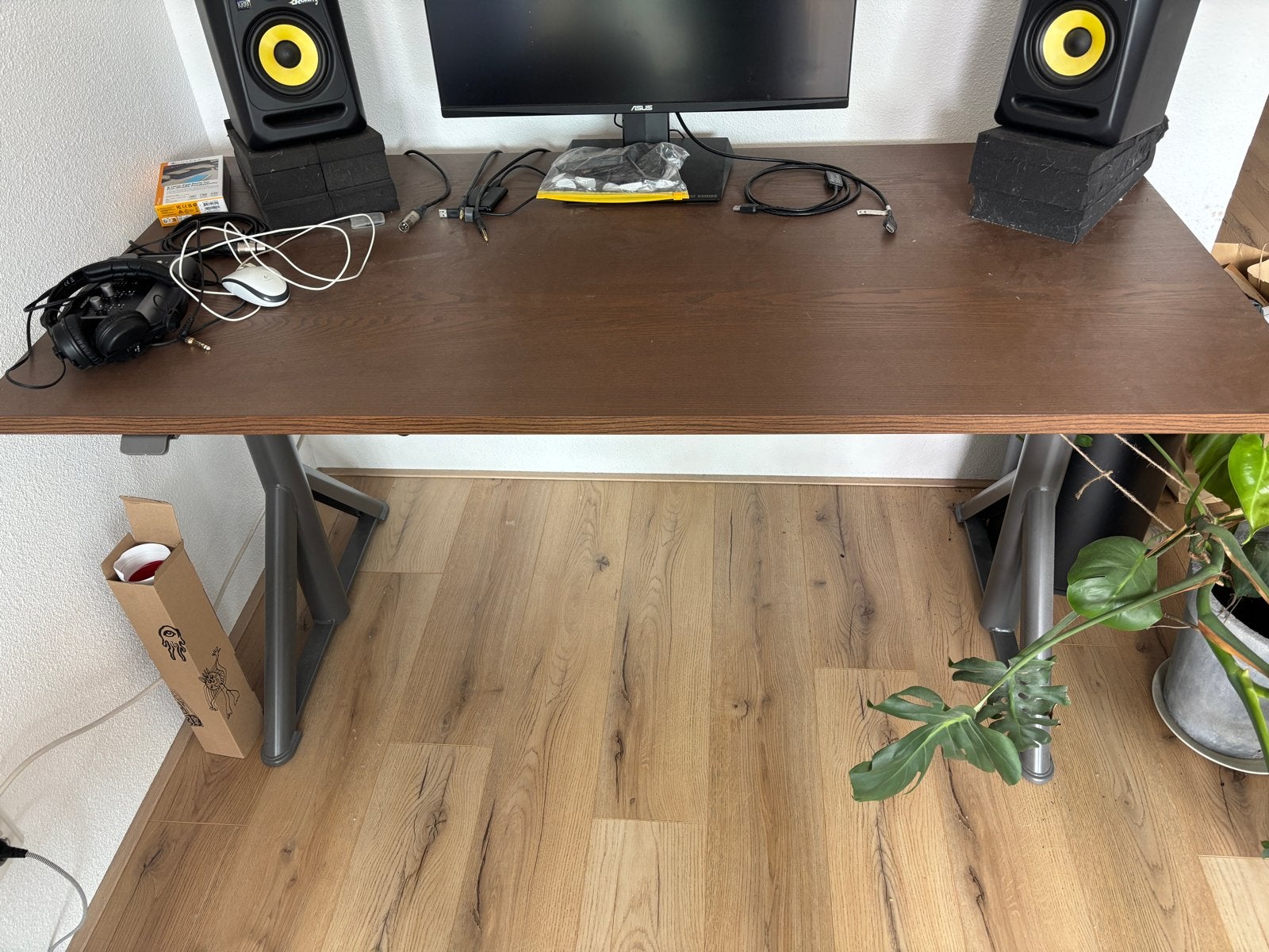 IKEA Idåsen zit/sta bureau elektrisch 160x80cm, Zit-sta bureau, Elektrisch, Gebruikt, Bruin
