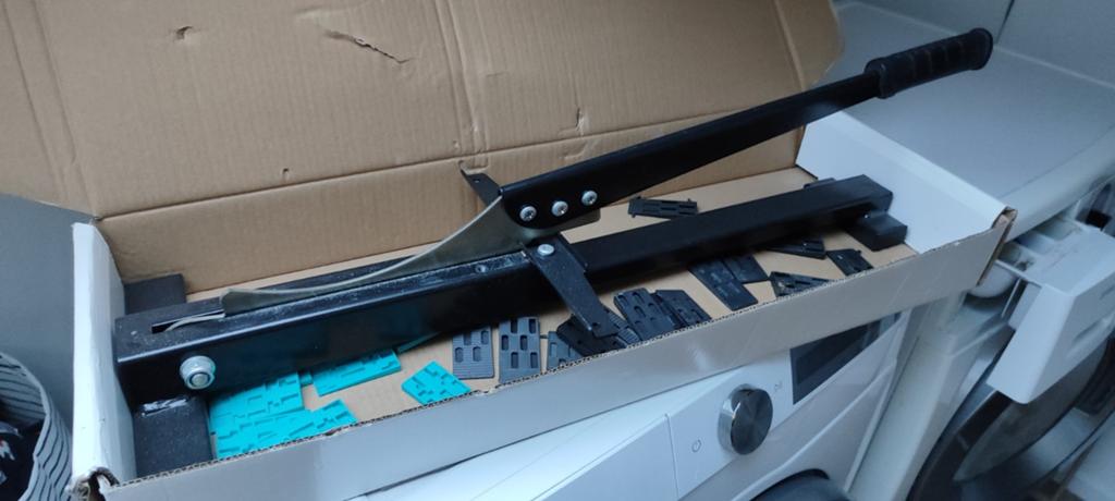 Kwantum laminaatsnijder met accessoires, Doe-het-zelf en Verbouw, Gereedschap | Handgereedschap, Gebruikt, Ophalen
