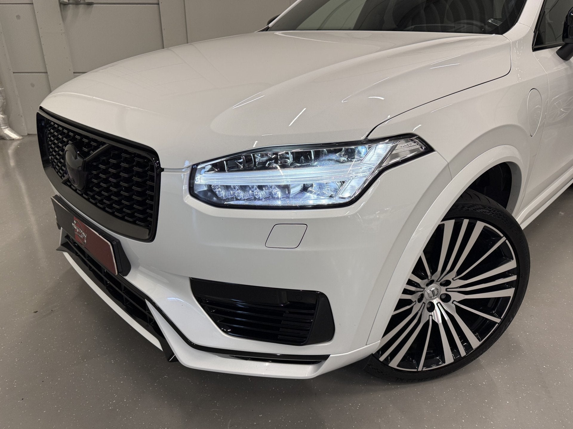 Volvo XC90 T8 Recharge AWD R-Design PANO/TREKHAAK/SOH 93,7%/, Auto's, Dealer onderhouden, Gebruikt, Zwart, 4 cilinders
