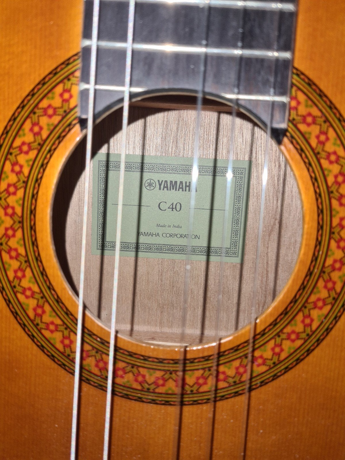 Yamaha C40 Klassieke Gitaar met Tas, Gitaarsteun en Voetsteu