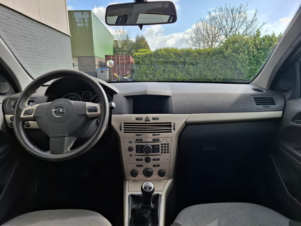 Opel Astra Wagon 1.6I 116pk Navi Trekhaak Airco CruiseContro, Voorwielaandrijving, 657 kg, Zwart, 4 cilinders