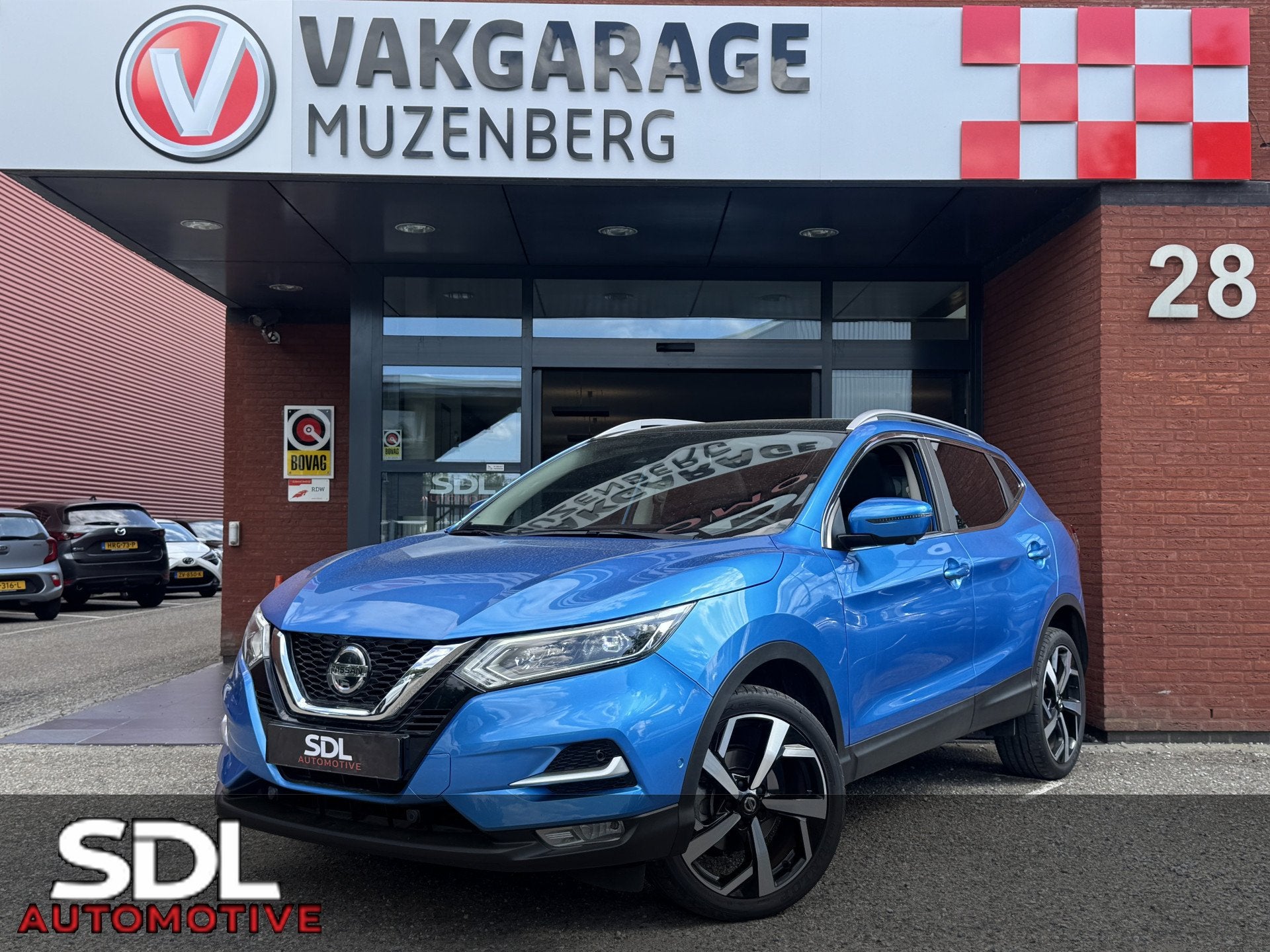 Nissan QASHQAI 1.3 DIG-T Tekna 160PK! // NAVI // CAMERA // A, Auto's, Gebruikt, Zwart, 4 cilinders, Leder en Stof