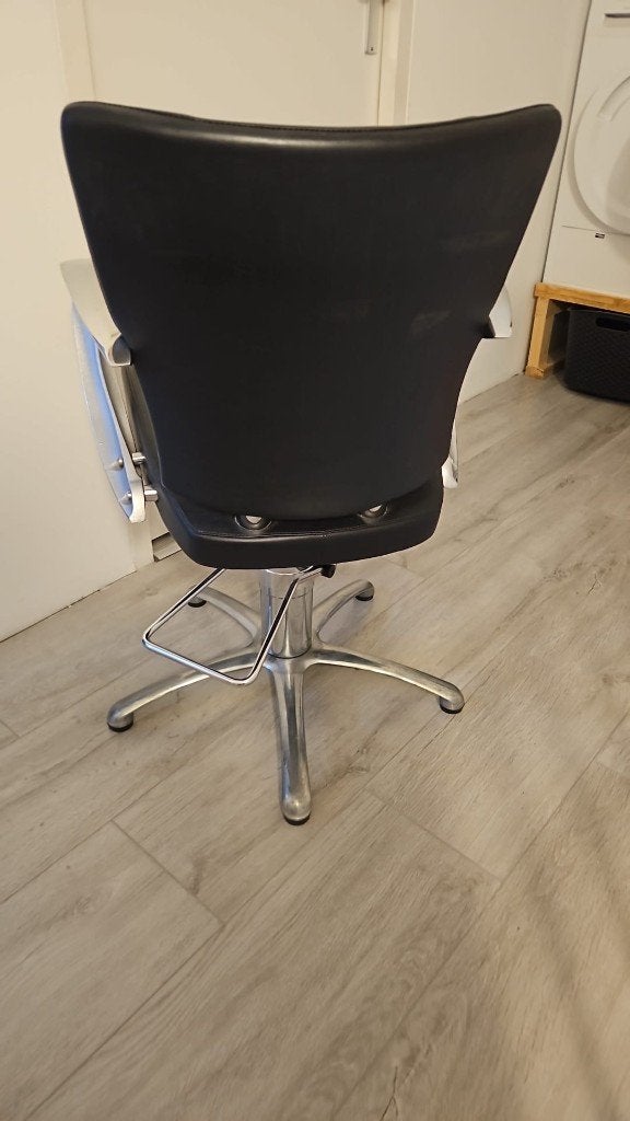 Kappers stoel in hoogte verstelbaar, Huis en Inrichting, Stoelen, Ophalen, Gebruikt, Zwart, Leer