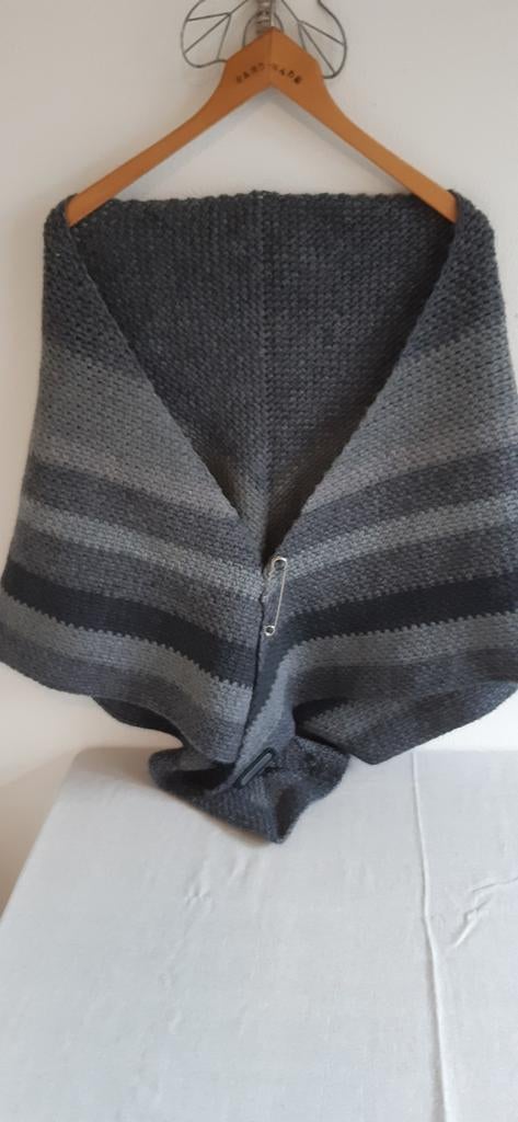 Grote omslagdoek in grijstinten, Ophalen of Verzenden, Nieuw, Maat 46/48 (XL) of groter, Sjaal