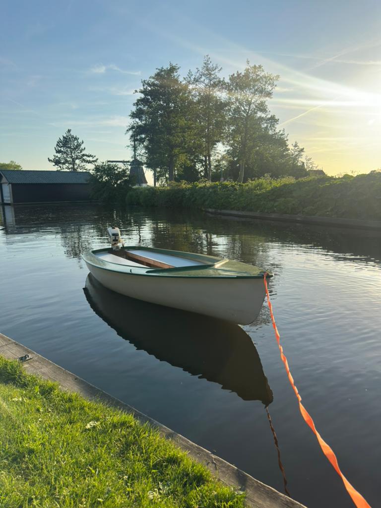 4/6 persoons sloep boot 4pk johnson buitenboordmotor, Watersport en Boten, Sloepen, Ophalen, Zo goed als nieuw, Buitenboordmotor