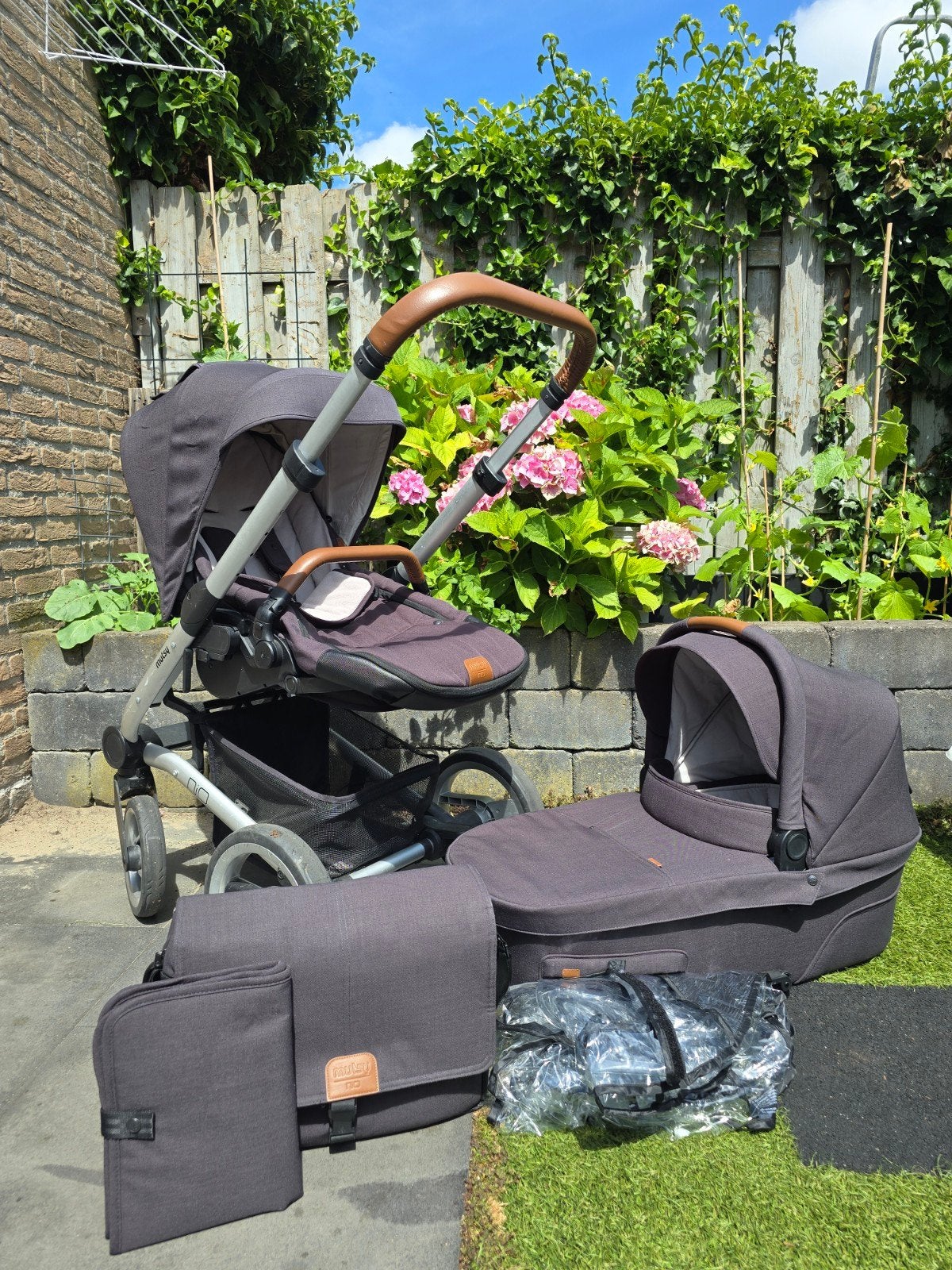 Kinderwagen Mutsy Nio grijs/cognac incl maxicosi houder, Ophalen, Gebruikt, Combiwagen, Mutsy