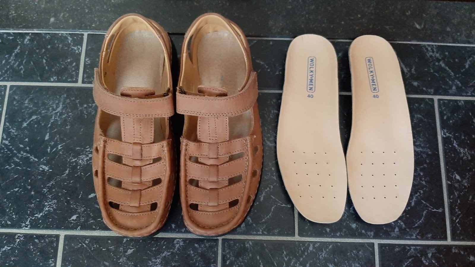 Prachtige nieuwe cognac bruine leren Wolky (men) sandalen 40, Sandalen, Bruin, Nieuw, Ophalen of Verzenden