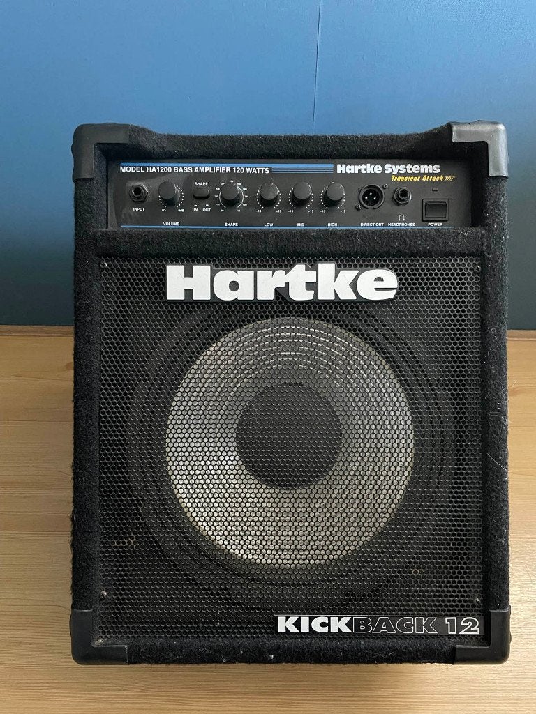 Bass combo Hartke HA1200 KickBack12, Muziek en Instrumenten, Versterkers | Bas en Gitaar, Ophalen, Gebruikt, Basgitaar, 100 watt of meer