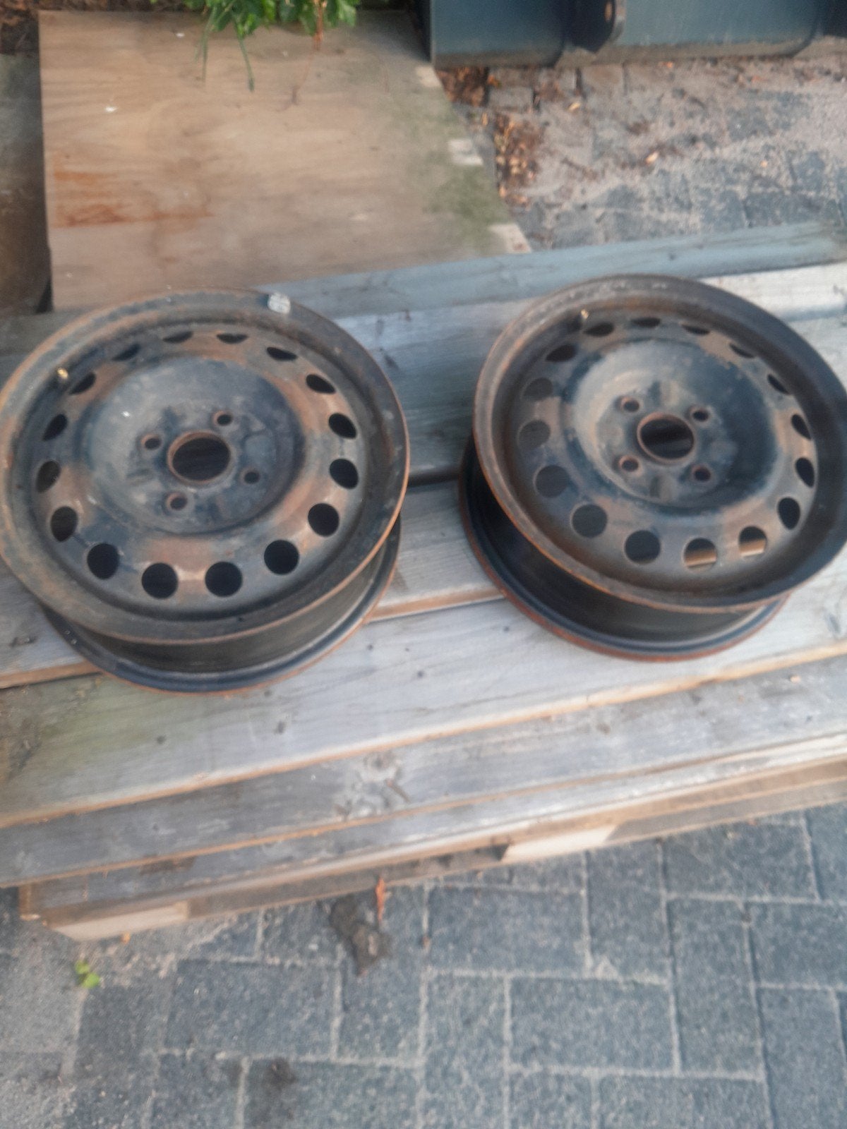 4x100   14 inch 2 stalen velgen., Ophalen