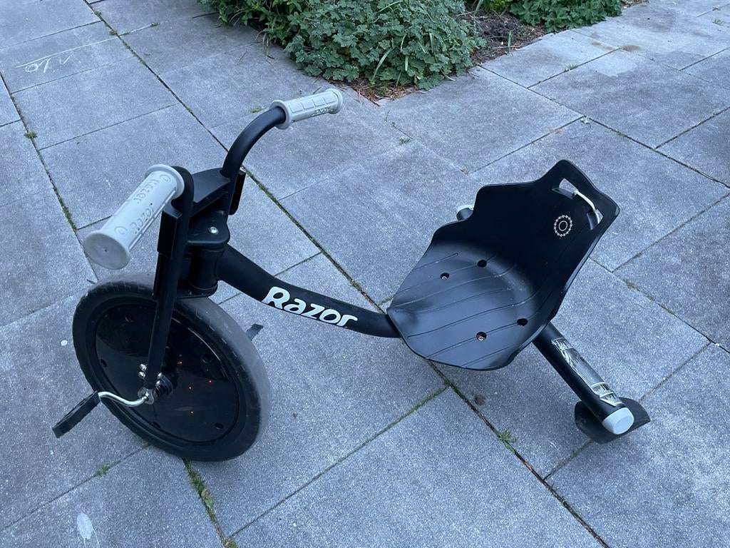 Razor RipRider 360 Drift Trike - Zwart, Fietsen en Brommers, Ophalen, Zo goed als nieuw, Velgrem