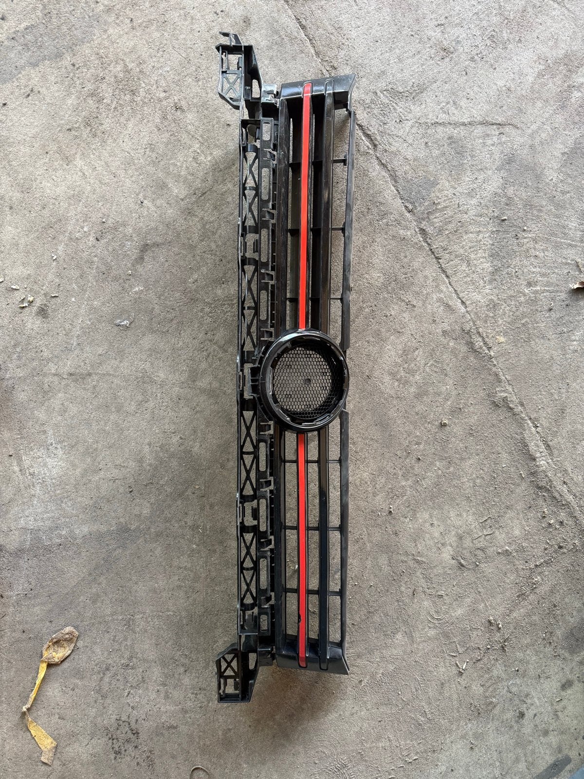 Sportgrille VW Caddy MK3 GP (2010-2015) met rode strip, Gebruikt, Q, Q, Ophalen of Verzenden
