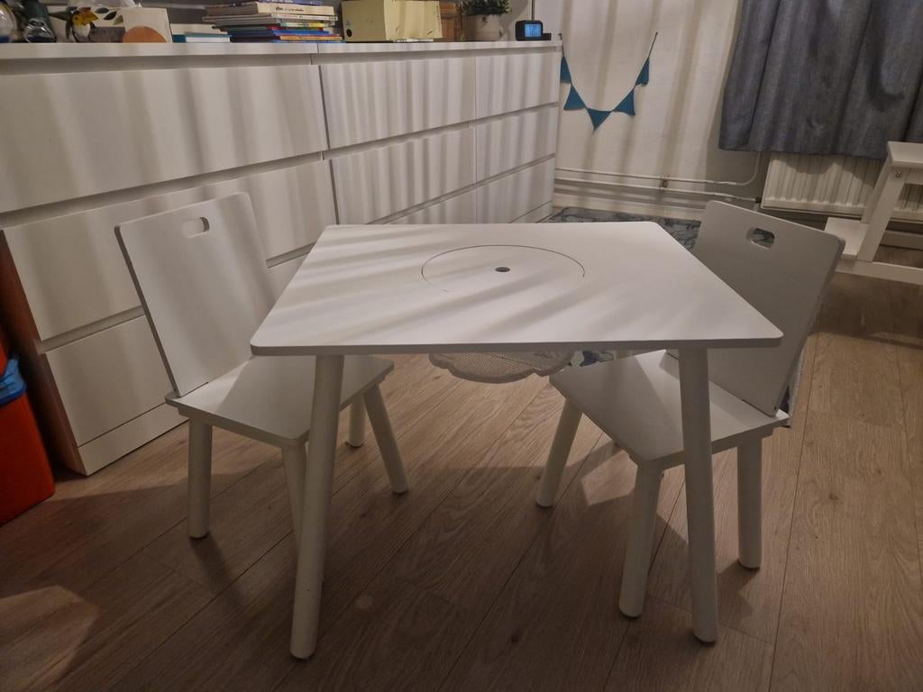 Kindertafel met opbergruimte, Ophalen, Zo goed als nieuw, Tafel(s) en Stoel(en)