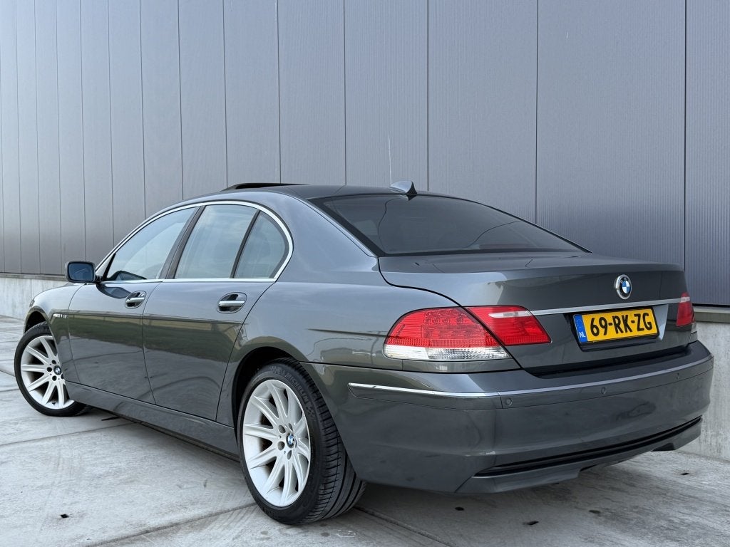 BMW 7 Serie 760i V12 445PK / Alcantara / *NAP* / Softclose /, Automaat, Gebruikt, Zwart, 12 cilinders