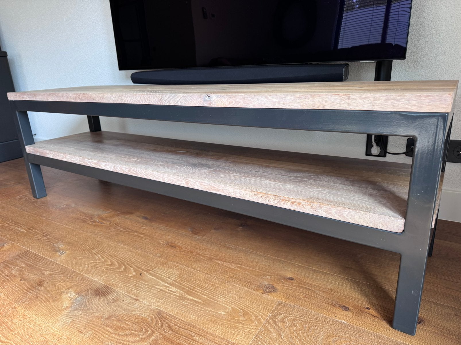 TV tafel, L180xD044xH055, gepoedercoat staal/eikenhout, Ophalen, Gebruikt