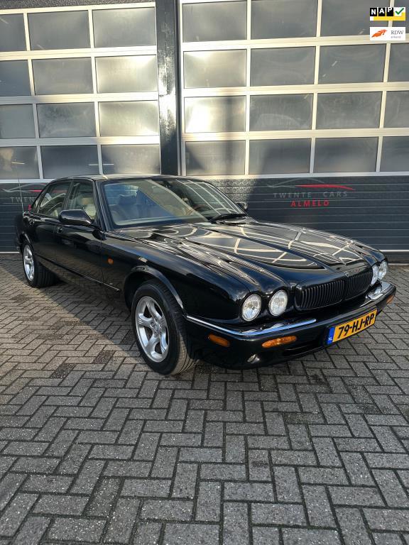 Jaguar XJ 3.2 V8 Executive | Navi | Nieuwe APK |, Achterwielaandrijving, Gebruikt, Zwart, Bedrijf