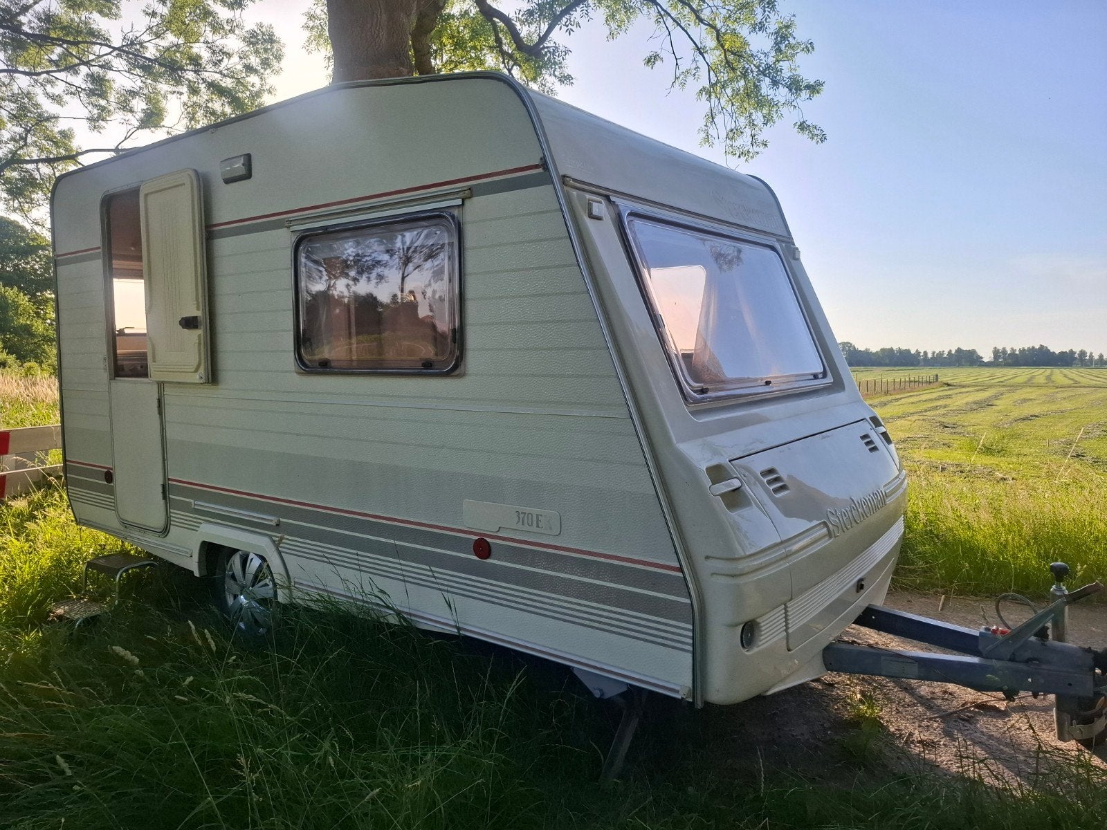 NETTE Sterckeman / Caravelair 3.70 Dorema 613kilo!  7-1995, Vast bed, Tot en met 2, Kleine zit, Particulier
