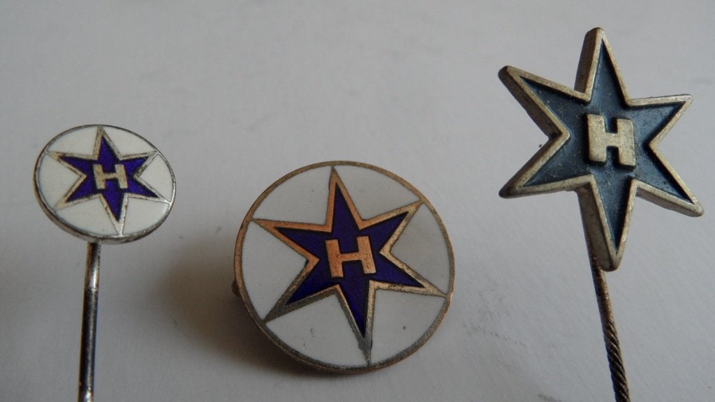 Henschel oldtimertruck spelden 3 x, Verzamelen, Speldjes, Pins en Buttons, Verzenden, Gebruikt, Merk, Speldje of Pin