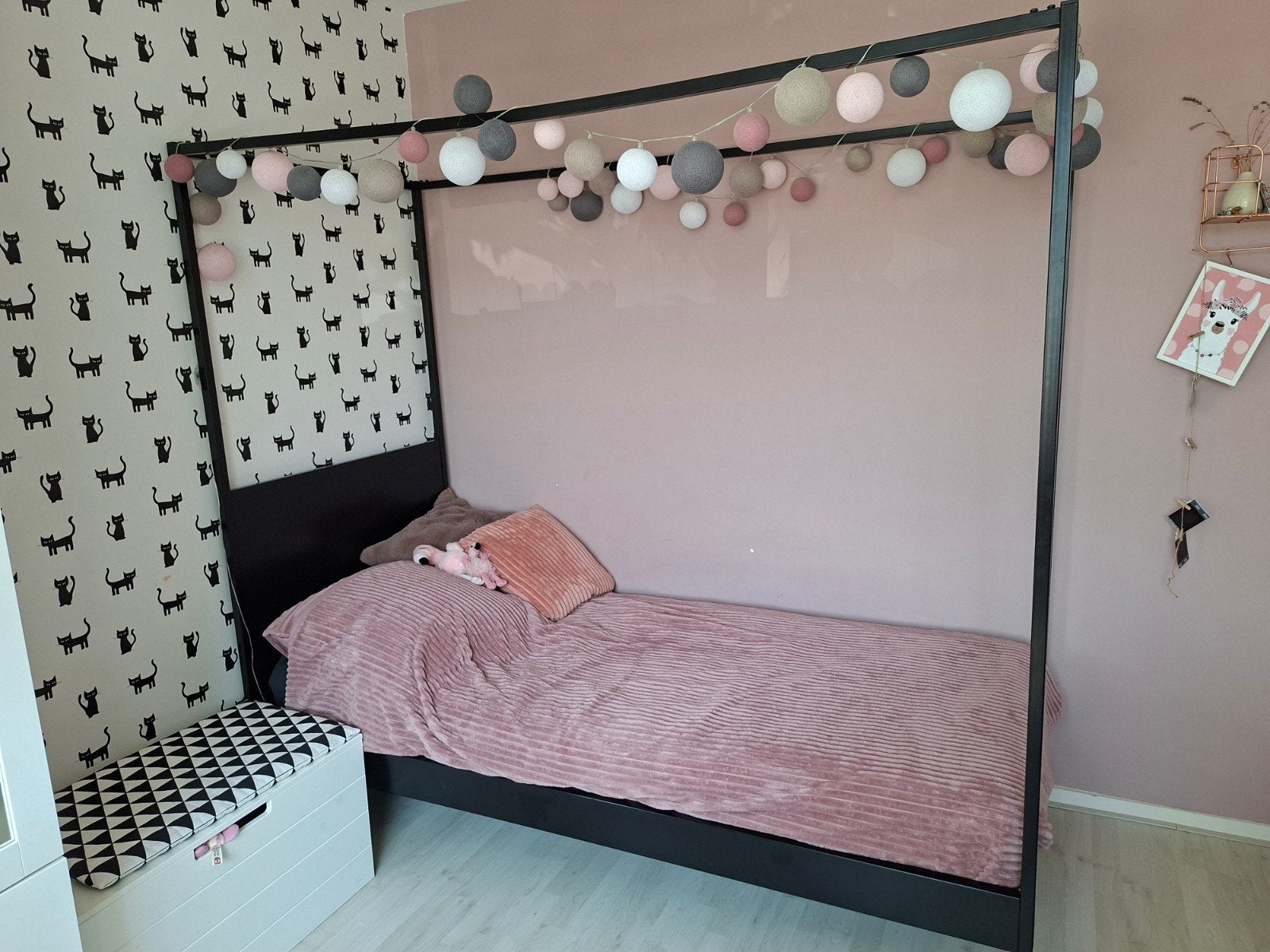 Hemelbed, zwart metaal 90x200cm, Huis en Inrichting, Slaapkamer | Bedden, Ophalen, 90 cm, Eenpersoons, Zwart