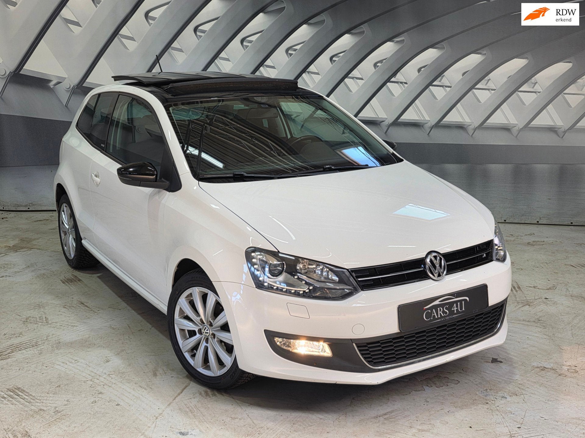 Volkswagen Polo 1.2 TSI panoramadak nwe distributie, Voorwielaandrijving, Euro 5, Stof, Wit