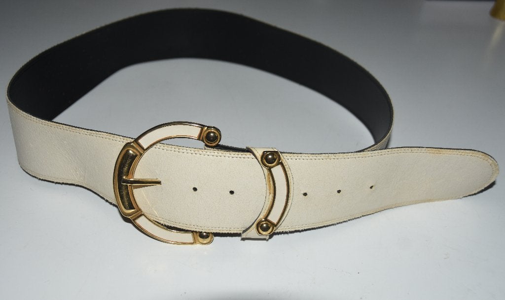 Brede witte riem met goudkleurige gesp tailleriem ceintuur, Verzenden, Wit, Gedragen, 5 cm of meer