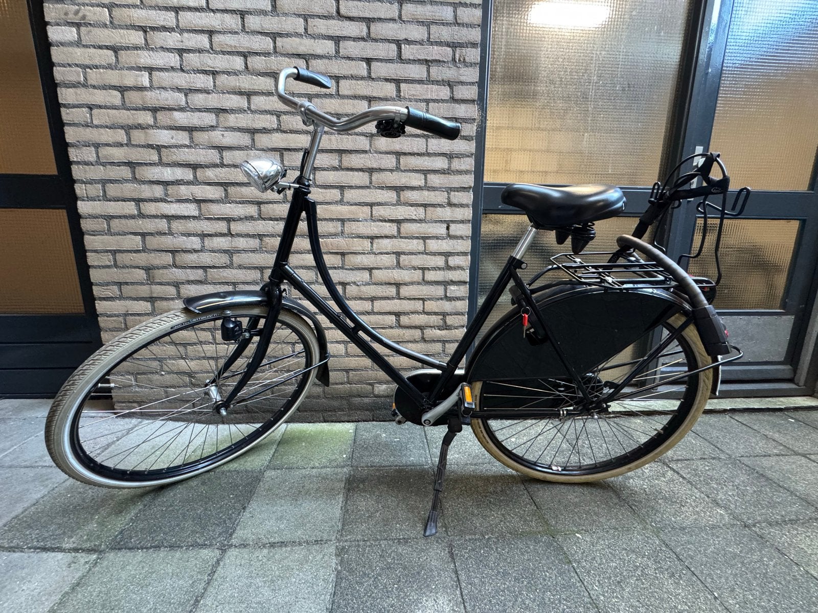 Azor Omafiets 49cm met kettingslot en bagagedrager, Fietsen en Brommers, 47 tot 50 cm, Ophalen, Gebruikt, Terugtraprem