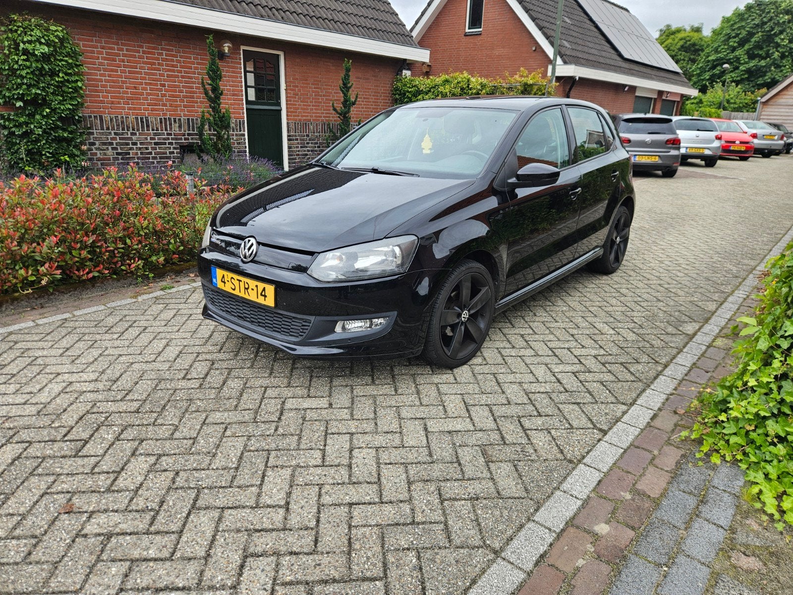 Volkswagen Polo 1.2 TDI 5drs 2013 Zwart, Voorwielaandrijving, 74 pk, 1199 cc, 96 €/maand