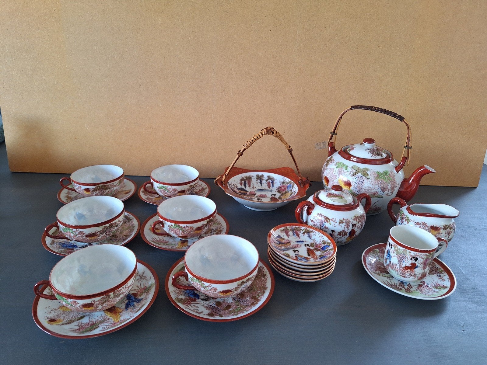 Vintage Japans theeservies - Compleet en handgeschilderd, Huis en Inrichting, Aziatisch, Gebruikt, Ophalen of Verzenden, Porselein