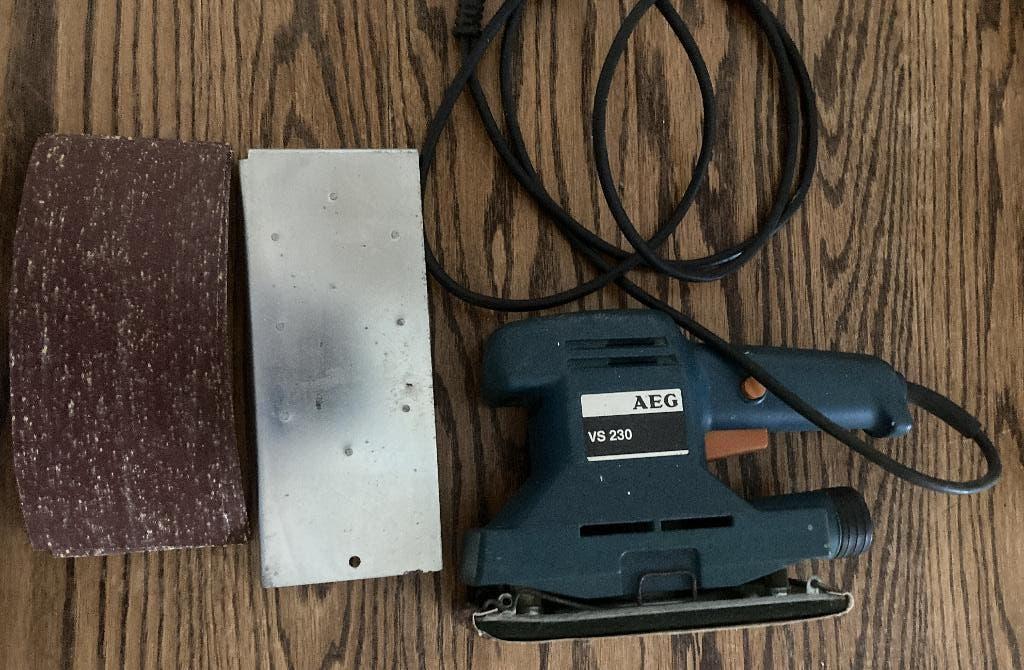 Prima AEG VS 230 vlakschuurmachine 150 watt, Doe-het-zelf en Verbouw, Gereedschap | Schuurmachines, Ophalen of Verzenden, Gebruikt