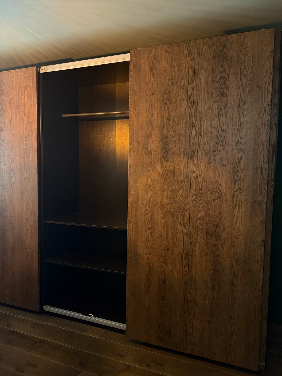 IKEA Pax kast met eikeneffect schuifdeuren - bruin frame, Gebruikt, 200 cm of meer, Ophalen of Verzenden, Met lade(s)