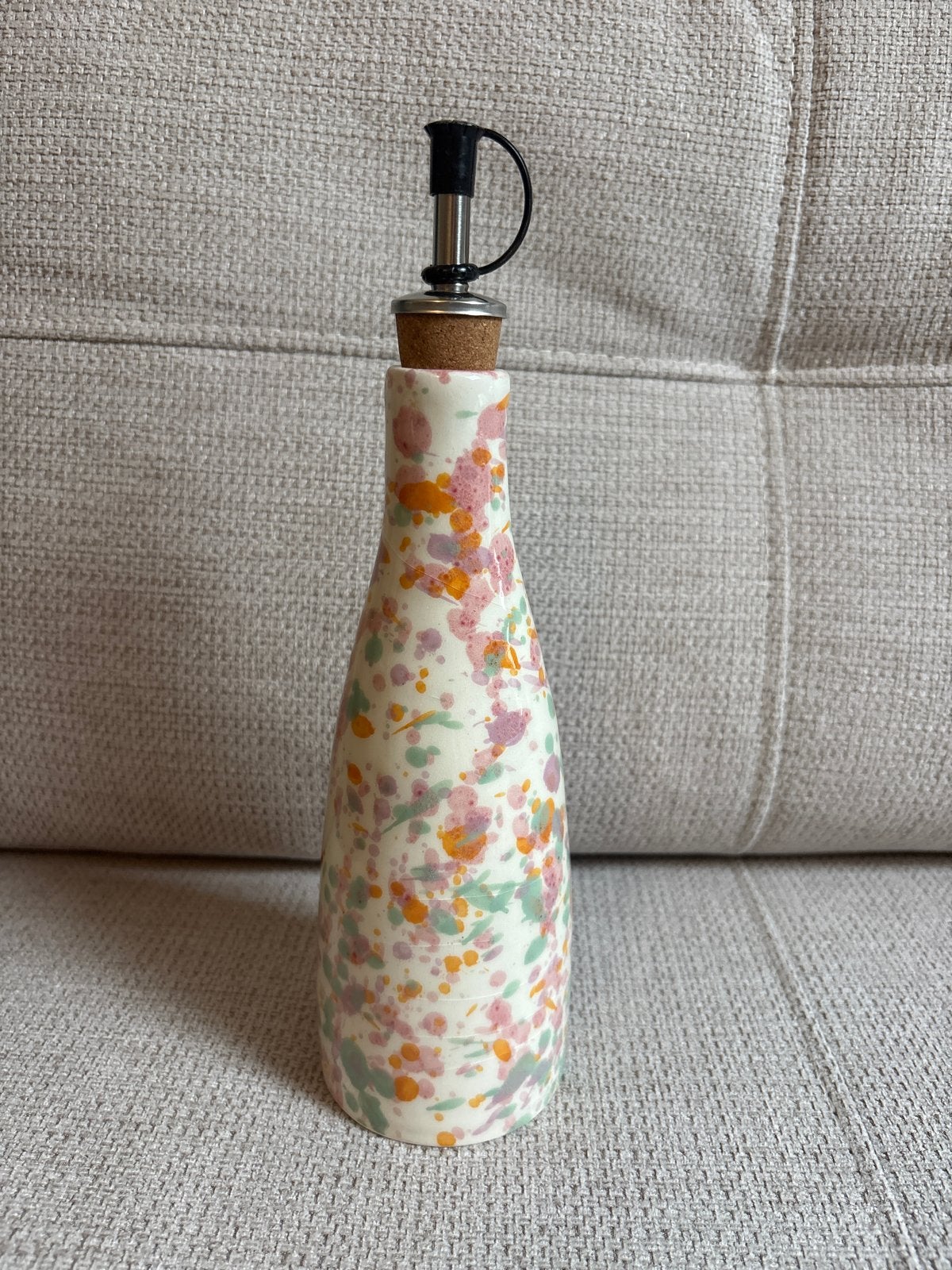 Olie- of azijnfles met spetterdesign, Overige typen, Ophalen of Verzenden, Zo goed als nieuw, Steen/keramiek