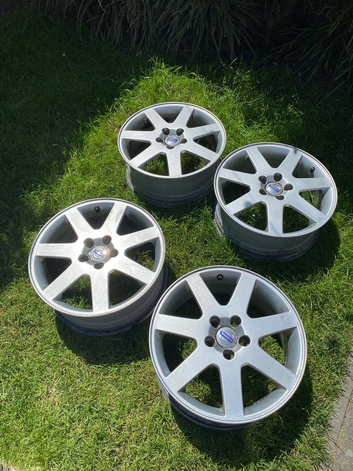 Set van 4 Volvo 17 inch velgen, Auto-onderdelen, Banden en Velgen, Ophalen, Gebruikt, Velg(en), 17 inch