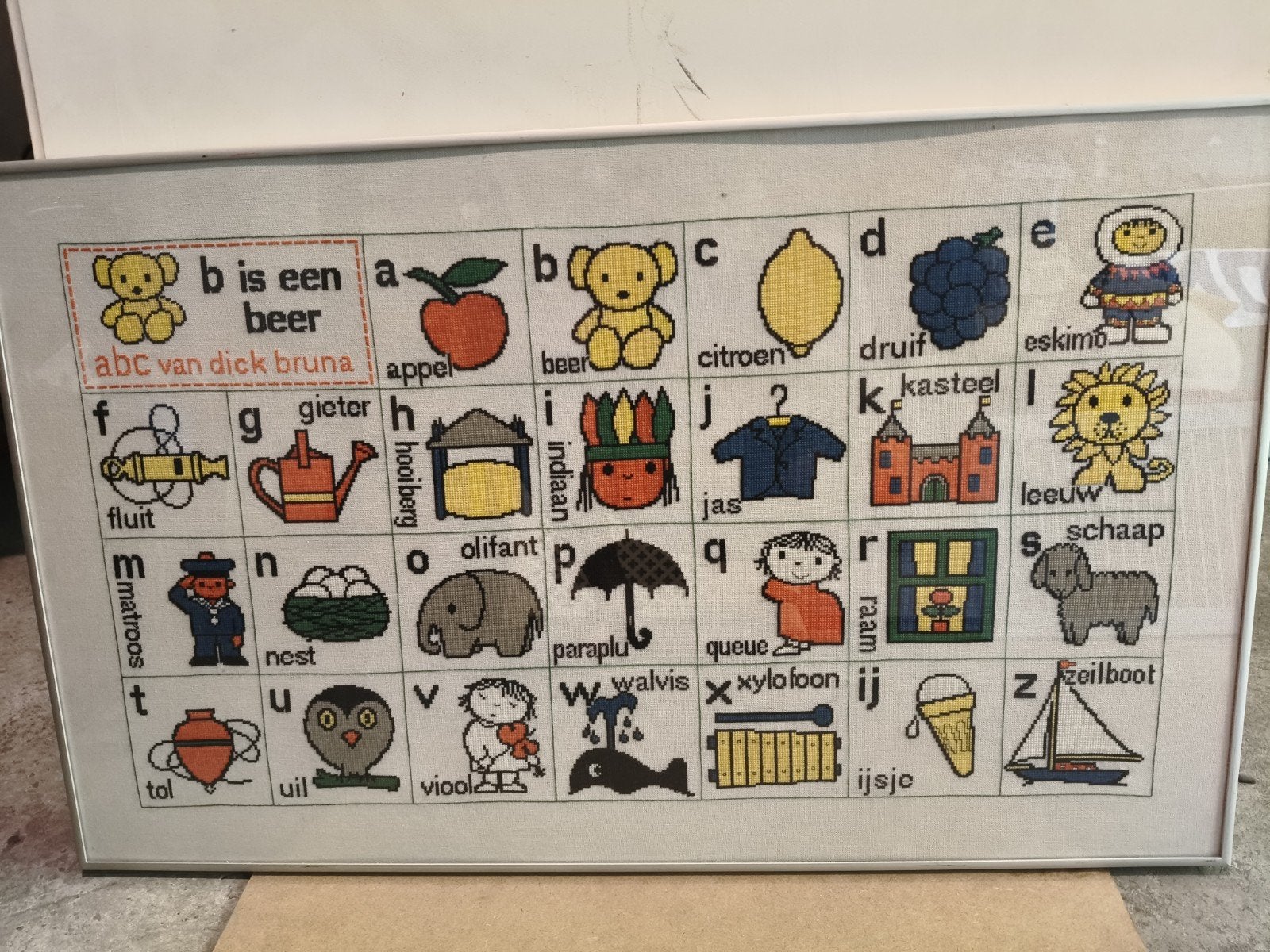 Geborduurd ABC van Dick Bruna in lijst, Ophalen, Zo goed als nieuw