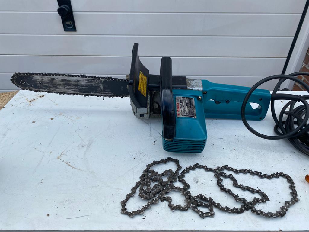 Makita Kettingzaag - Krachtige Elektrische Zaag, Doe-het-zelf en Verbouw, Gereedschap | Zaagmachines, Gebruikt, Kettingzaag, Ophalen of Verzenden