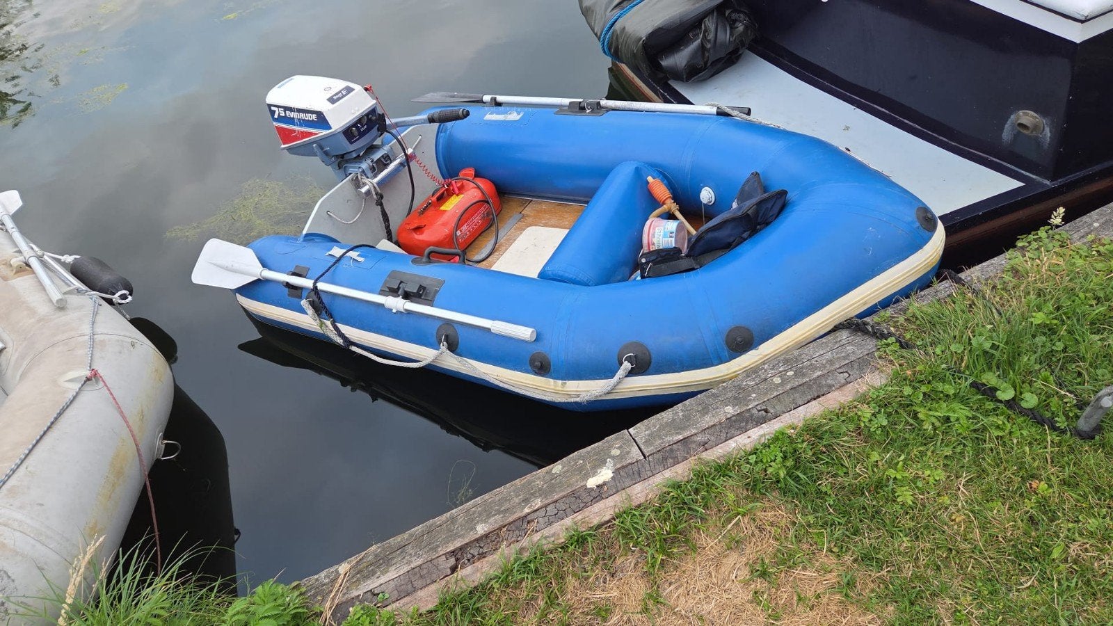 Tekoop rubberboot met motor en ander dingen die erbij zitten, Ophalen, Gebruikt, Motor en Techniek, Motorboot