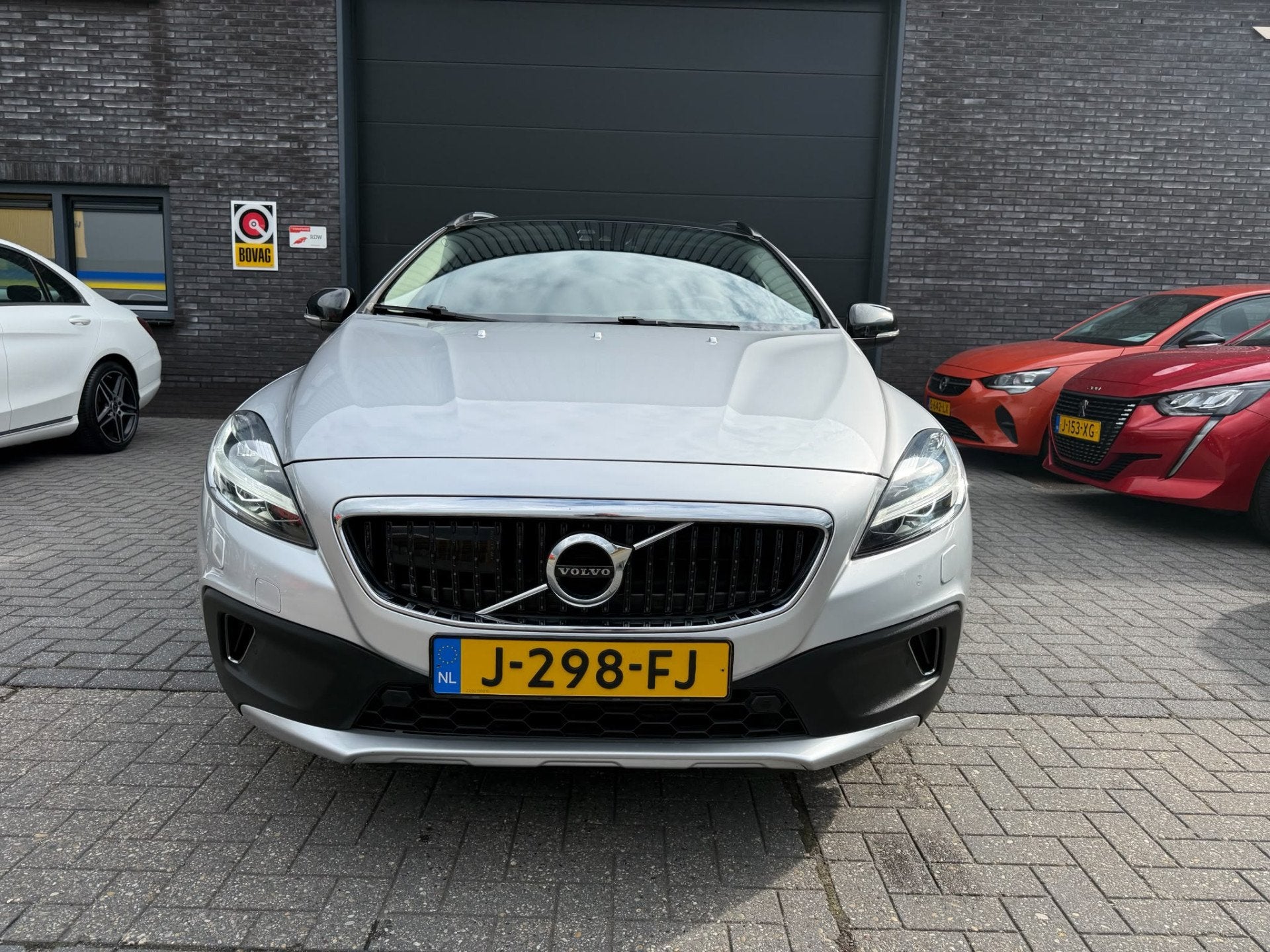 Volvo V40 Cross Country 1.5 T3 Summum | 2E EIGENAAR | 3/6 of, 4 cilinders, 700 kg, Leder, Automatische klimaatregeling