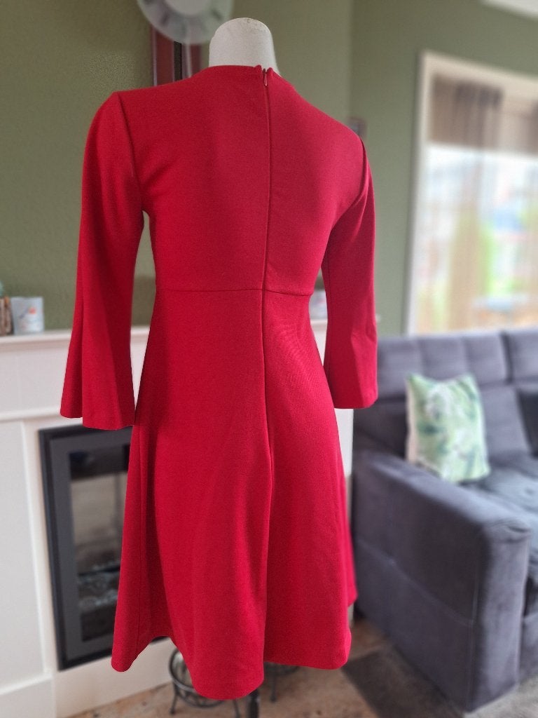 Sandro Ferrone rode jurk IT 42 NL 38 trompet mouw, Kleding | Dames, Maat 38/40 (M), Verzenden, Sandro Ferrone, Zo goed als nieuw