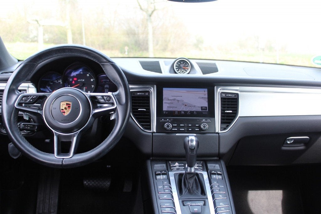 Foto 48 van Porsche MACAN 3.0 GTS Sport Chrono /Leer/ Sportuitlaat/ Trek