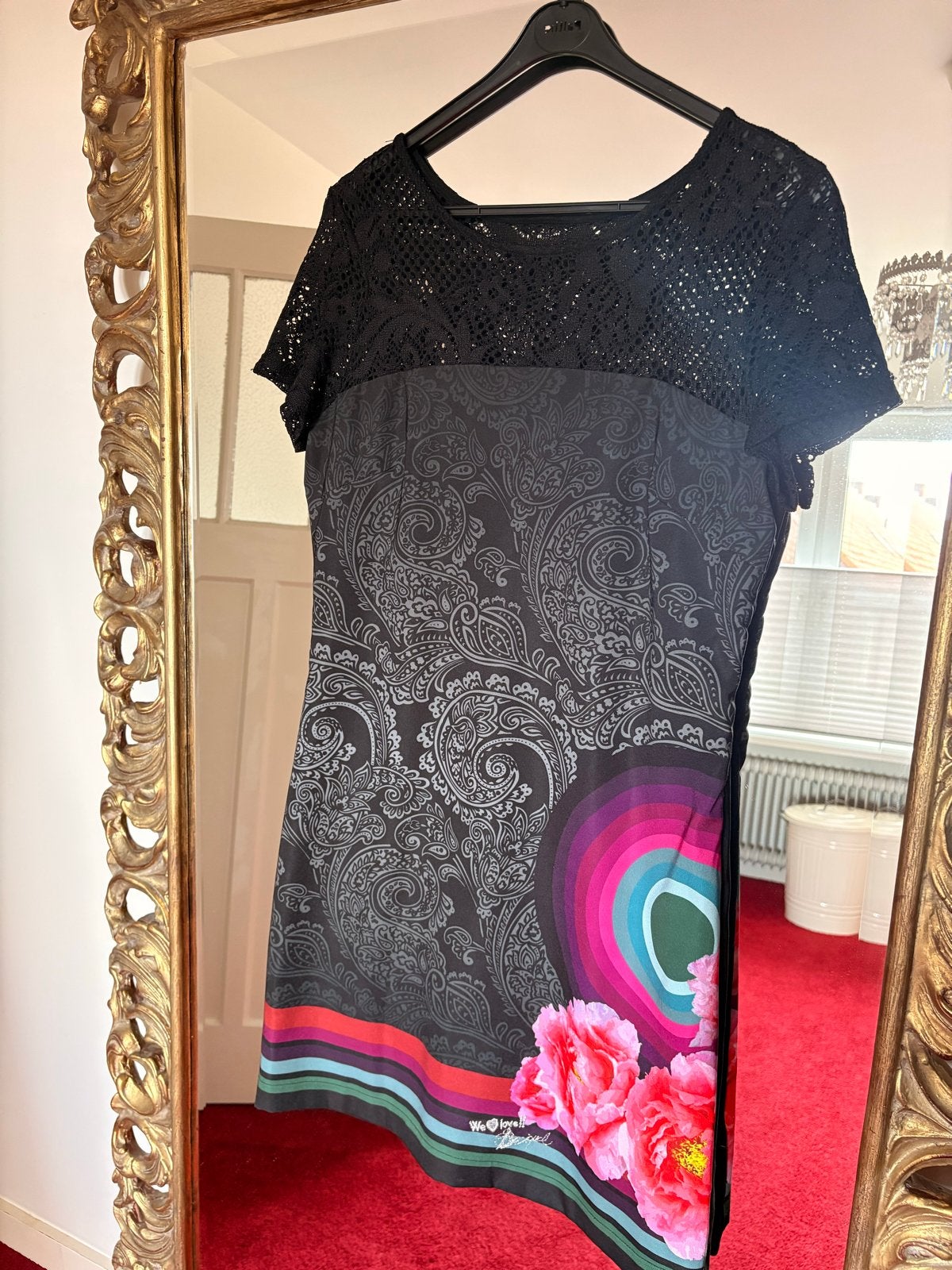 Desigual Jurkje IT 42 / NL 38 met Kanten Mouwtjes, Maat 38/40 (M), Meerkleurig, Ophalen of Verzenden, Gedragen